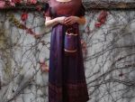 Taft Mittelalterkleid "Reglindis" mit Stickerei und Beutelchen
