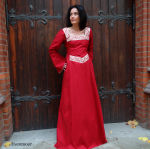 Kleid Mittelalter Blutrot ohne Kapuze mit breiter Borte Larp
