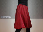 Roter Rock mit schwarzem Muster und dehnbarem Bündchen, Futter in Schwarz